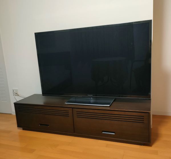 60型のテレビと横幅170cmのテレビ台