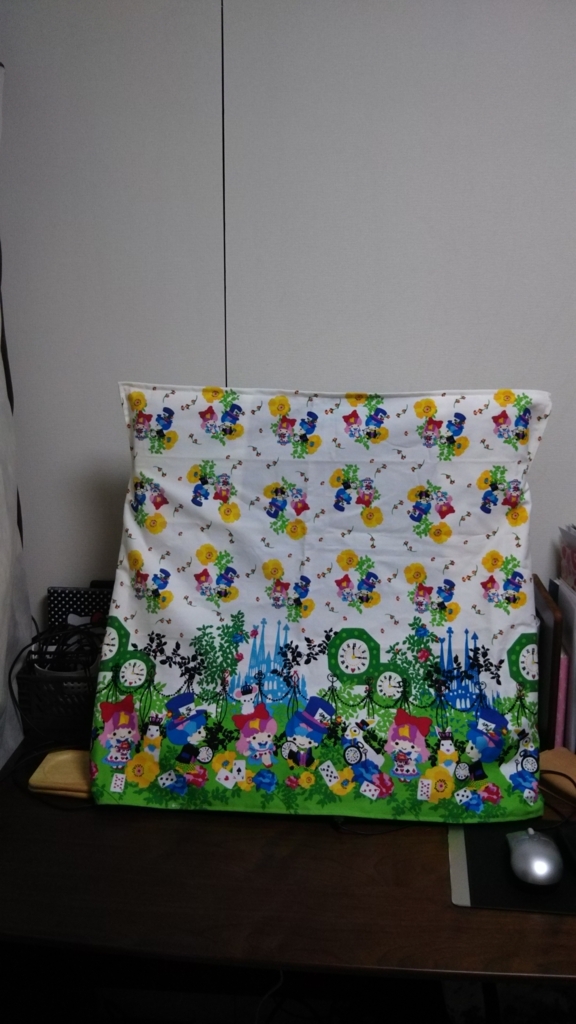 ホラグチカヨさんのキキララの生地で パソコンのモニターカバーを作りました ワーママのライフハック ホラグチカヨさんのキキララの生地で パソコンのモニターカバーを作りました ワーママのライフハック
