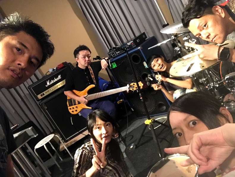0922のライブはsoldoutだそうな バンドって面白いもんだ キツネの嫁入りマドナシのブログ まずいラーメン屋は滅びてしまえ