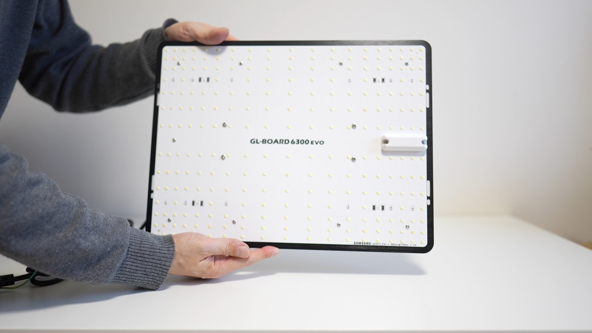 パネル型植物育成ライトGL-BOARD 5700/6300の詳細レビュー - RxFarm