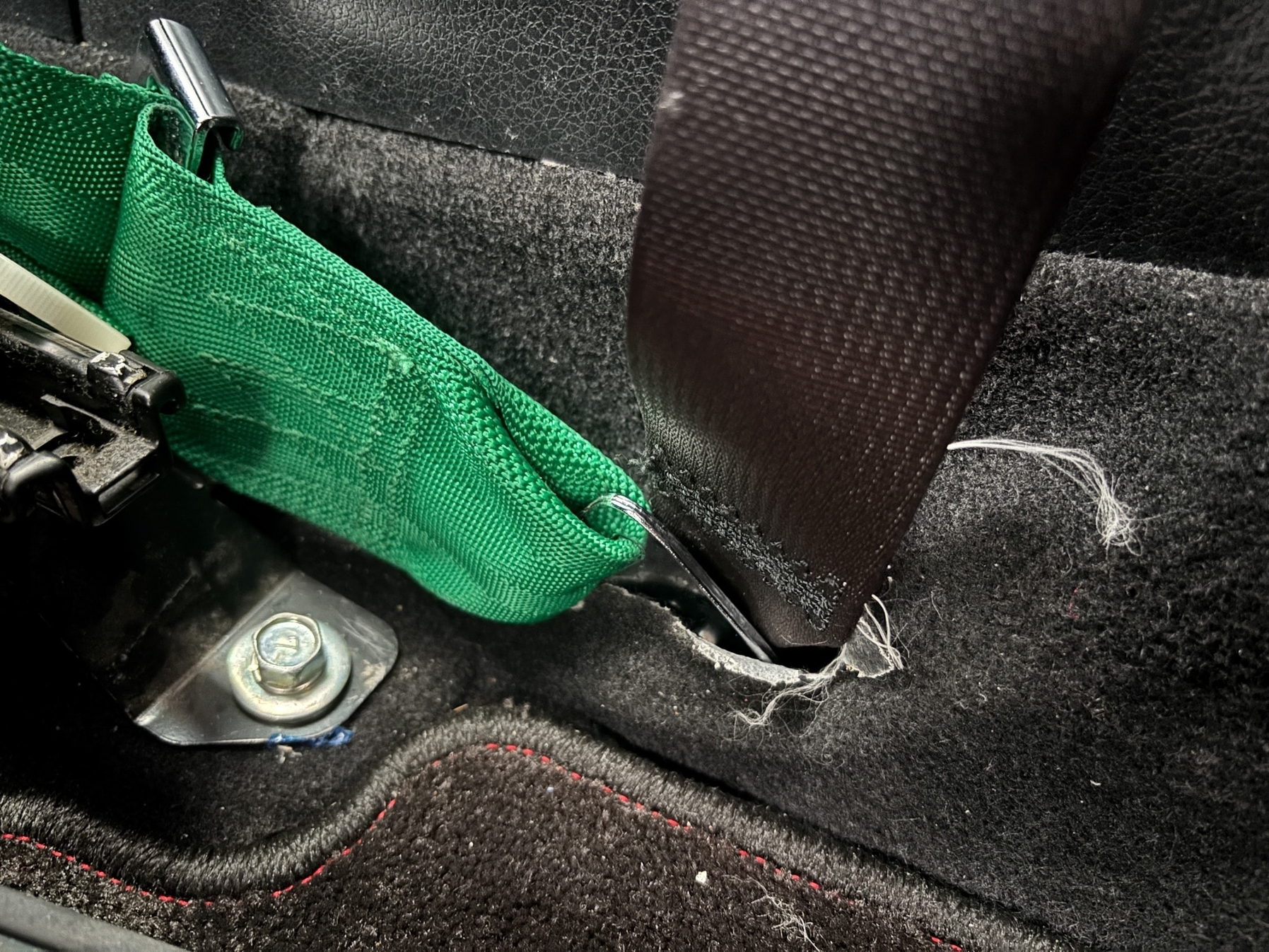 TAKATA】4点式ハーネス取り付け - 後方視界良好☆