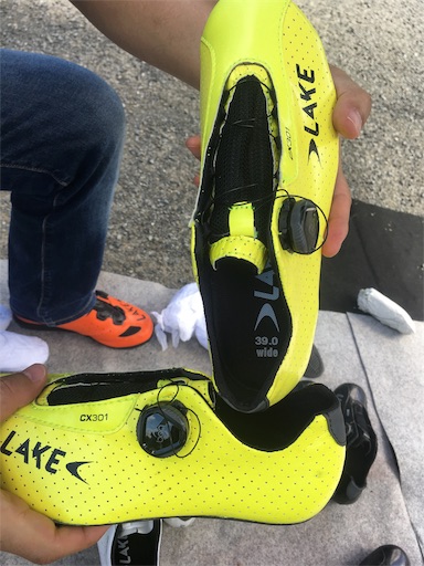 自転車シューズを買うなら試着しなければ幸せにはなれない。LAKE