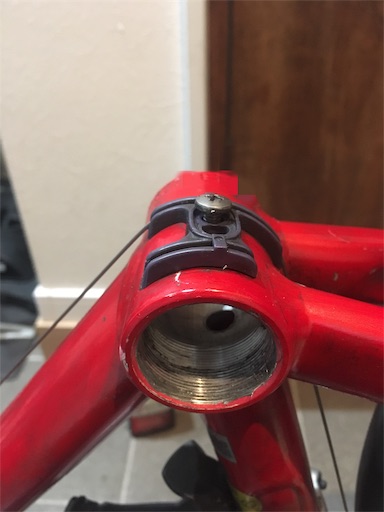 ボトムブラケットハンガーのネジ山潰れとタップ切り ② - 金色への道