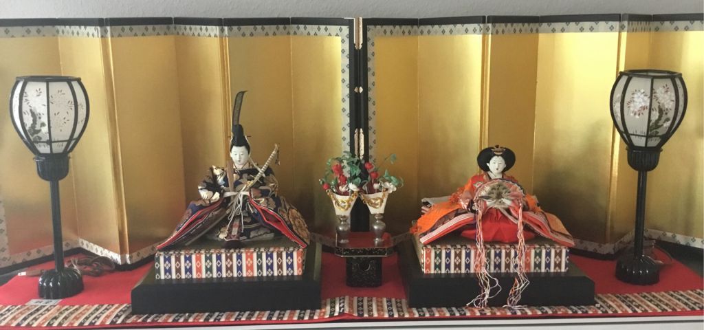 行事 実は間違いだらけのひな祭りの歌 うれしいひな祭り と雛人形の飾り方 ドイツで殿姫殿5人家族