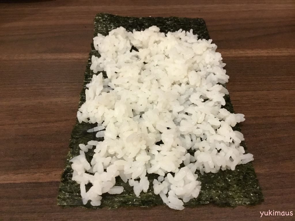 お赤飯を使った飾り巻き寿司
