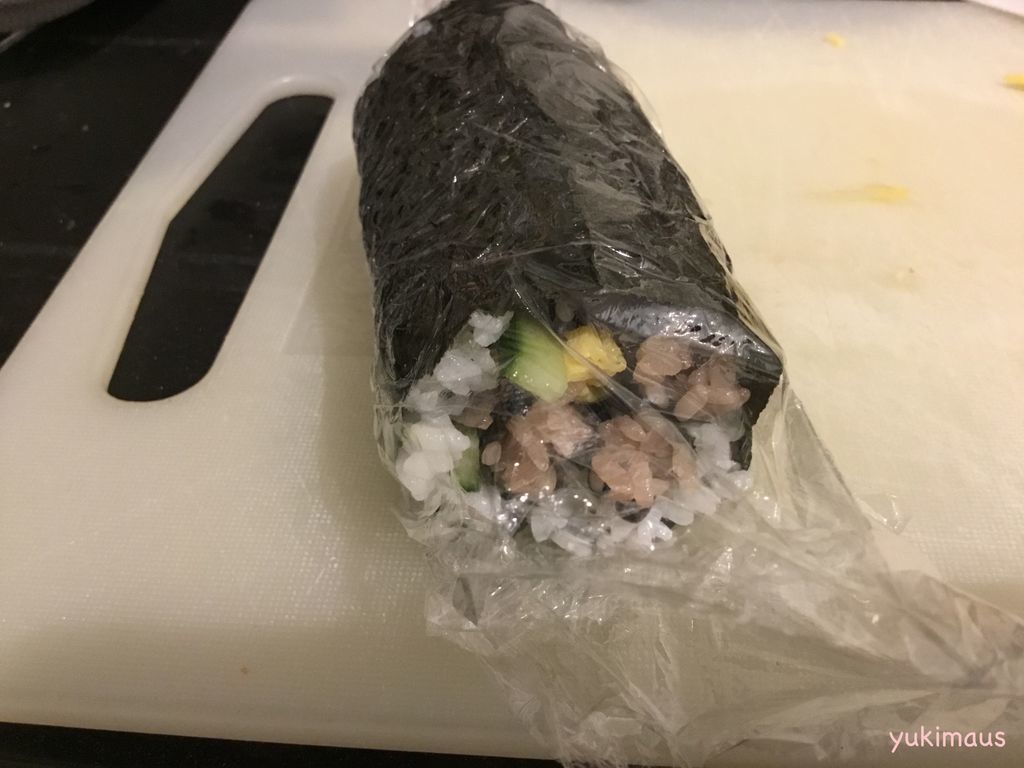お赤飯を使った飾り巻き寿司