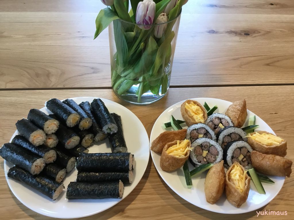 お赤飯を使った飾り巻き寿司