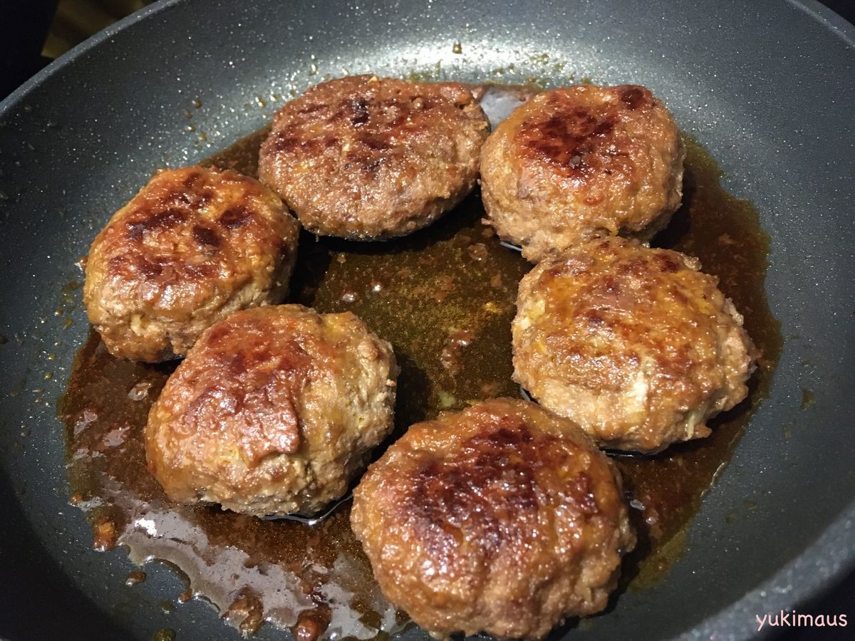 ドイツと日本の家族のランチメニュー 失敗知らずの照り焼きハンバーグ