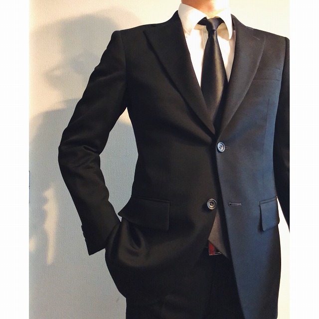 麻布テーラーで仕立てた礼服「AZABU BLACKS」の着こなし編。 - 1978