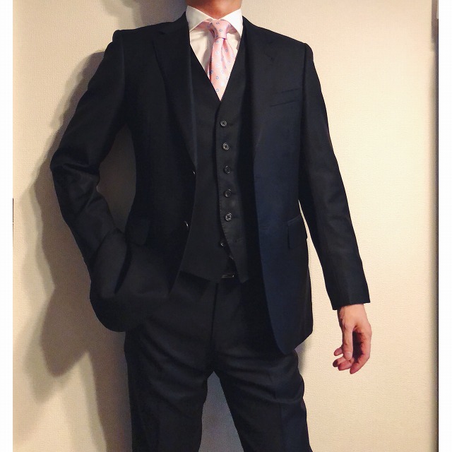 結婚式コーデ 礼服 ブラックスーツ あなたのお好みはどっち 1978 アラフォーからの一生モノ探しー