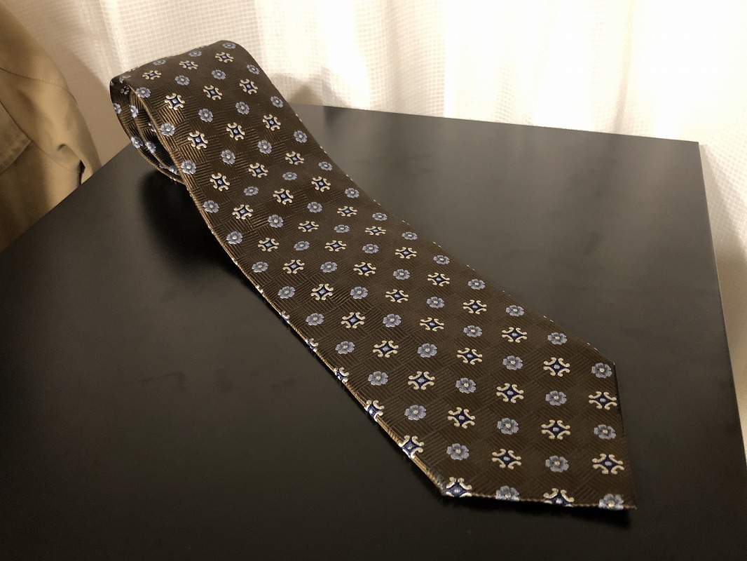 【美品】HUGH PARSONS ネクタイ 青 ブルー 黄 小紋柄 総柄 刺繍 NEWYORKER BLUE（ニューヨーカーブルーネクタイ）ストライプ柄（グレン