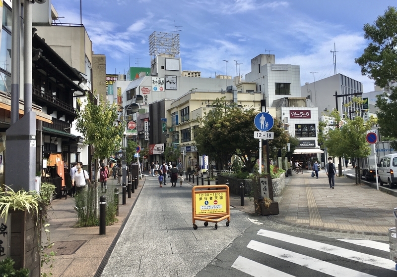 小田原駅からかまぼこ通りへの道