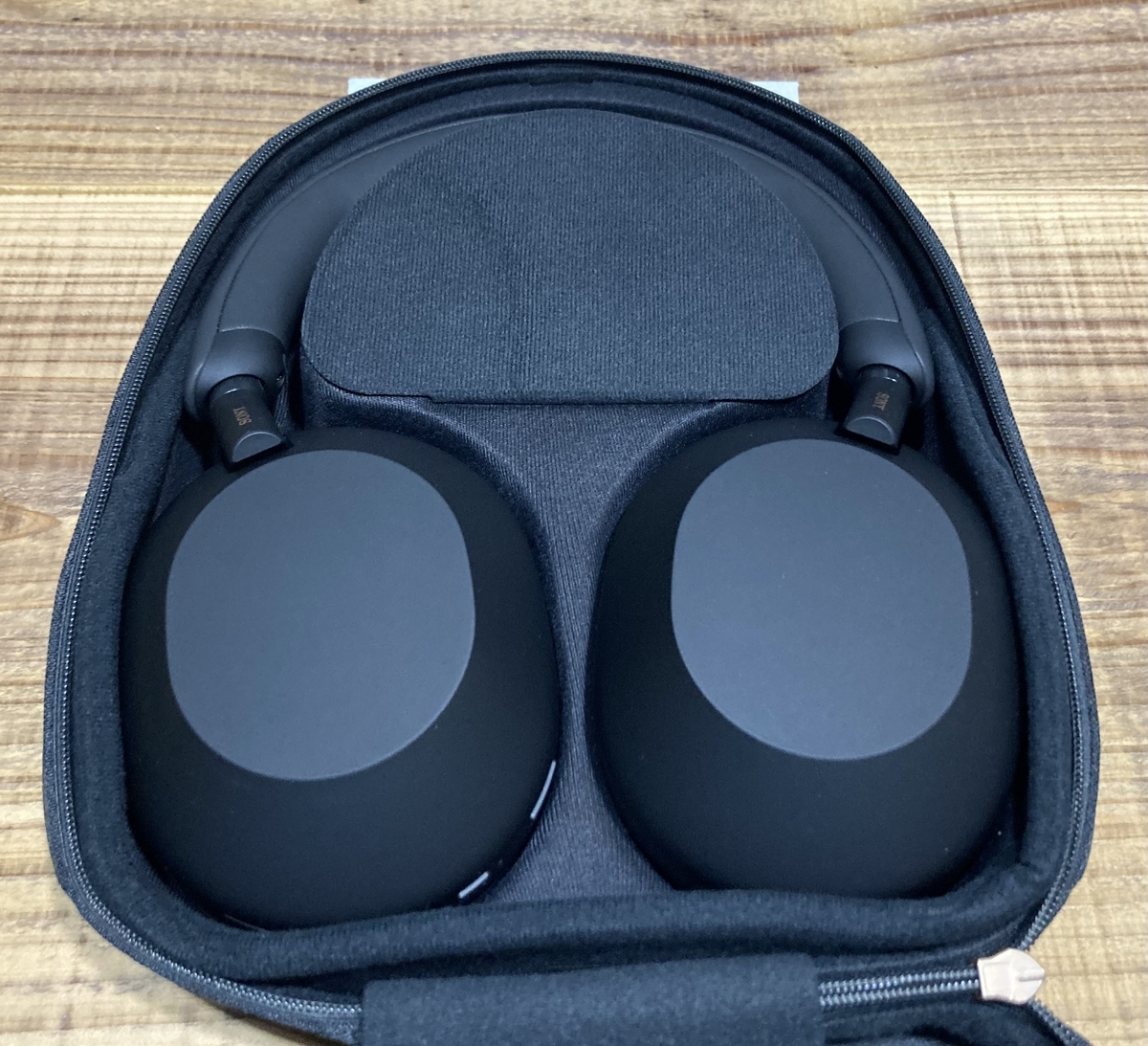ジャンク品】Sony WH-1000XM5 ワイヤレスヘッドホン 黒（訳あり