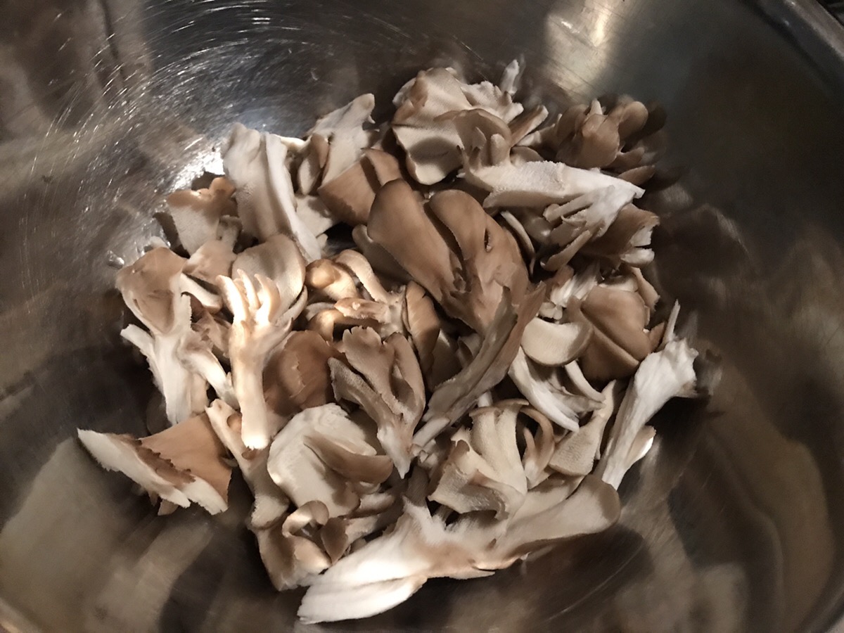 割いた舞茸