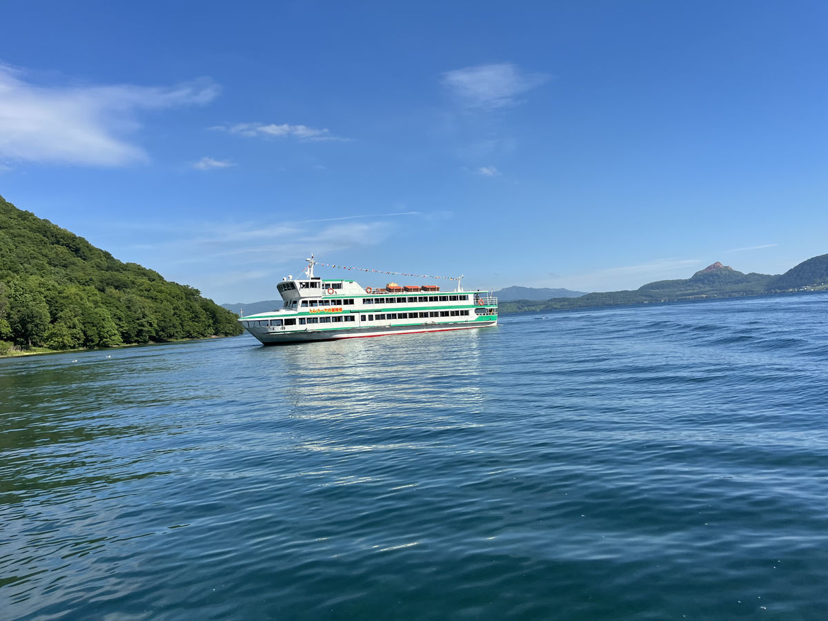 中の島へ行く遊覧船