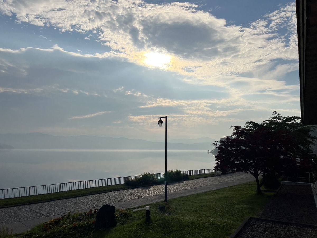 朝5時 とうや湖ぐるっと彫刻公園