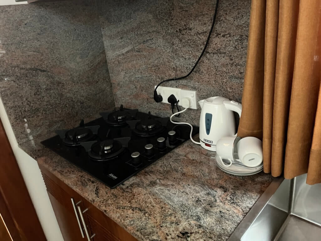 Luxury Villa with BB Free WI-FI リビング キッチン コンロ 電気ポット