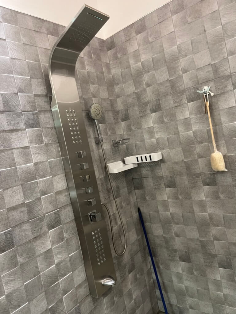 Luxury Villa with BB Free WI-FI シャワー お湯