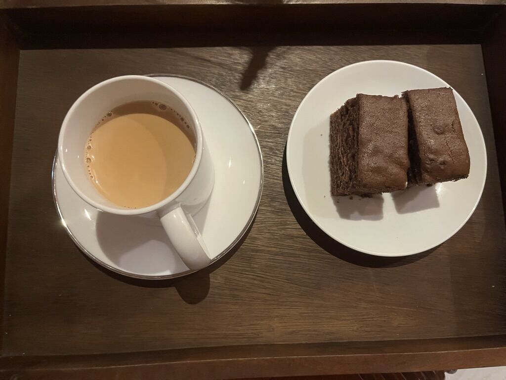 Luxury Villa With BB Free WI-FI ティータイム 奥様のハンドメイド チョコレートケーキ