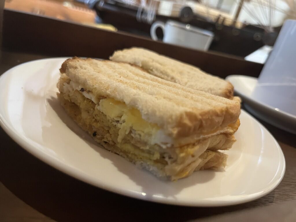 Luxury Villa With BB Free WI-FI ホットサンド 玉子 ハム チーズ.jpeg