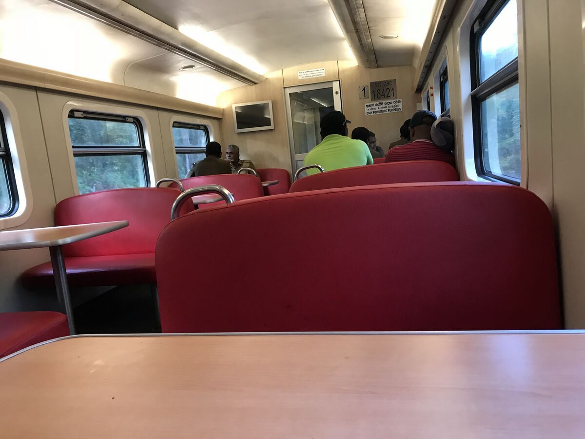 コロンボフォート ジャフナ 1等車 食堂車両
