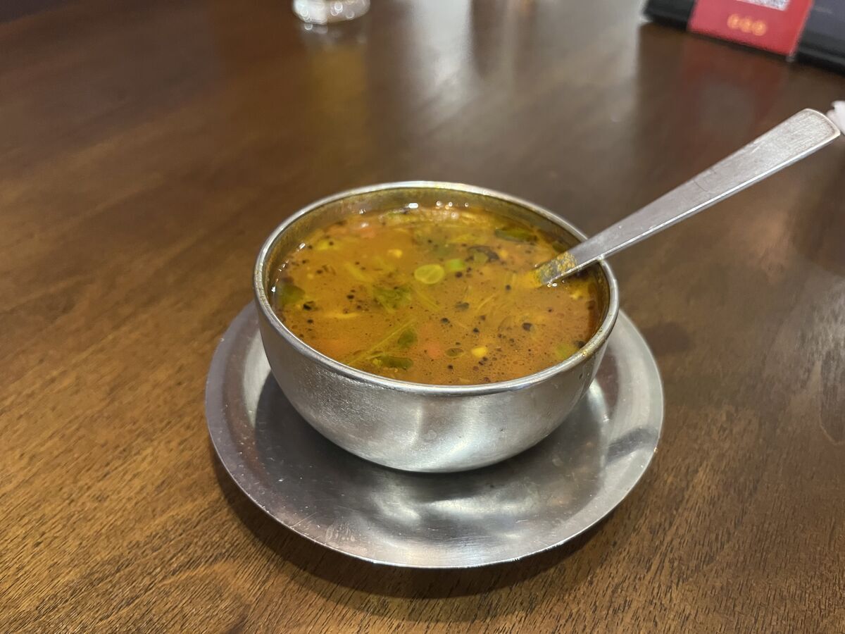 Anjappar authentic chettinad restaurant Dehiwala（デヒワラ）  South Indian Special Rasam（サウスインディアンスペシャルラッサム） 辛さと酸味がかなり強い 特に酸味がキツくて、ひたすら蒸せ続けました しかし美味しい