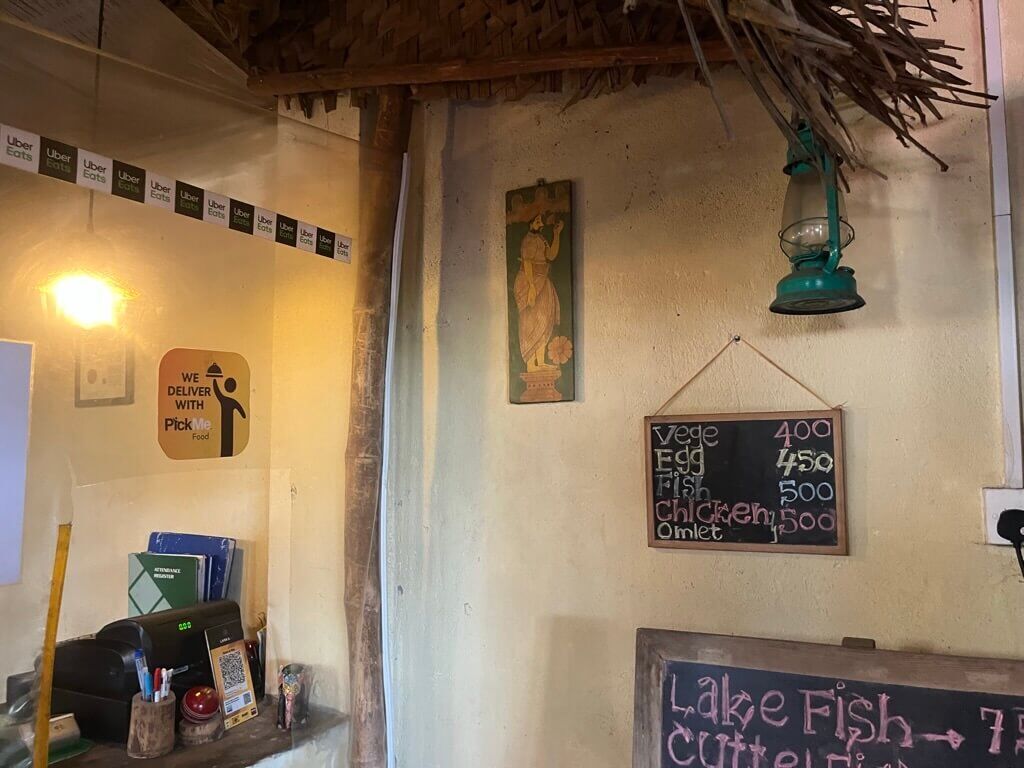 レジ前 PickMe Food Uber Eats OK veg 400 egg 450 fish 500 chicken 500 omlet 500 Dehiwala（デヒワラ） Mount Lavinia（マウントラヴィニア）Rice and Curry（ライス&amp;カリー）