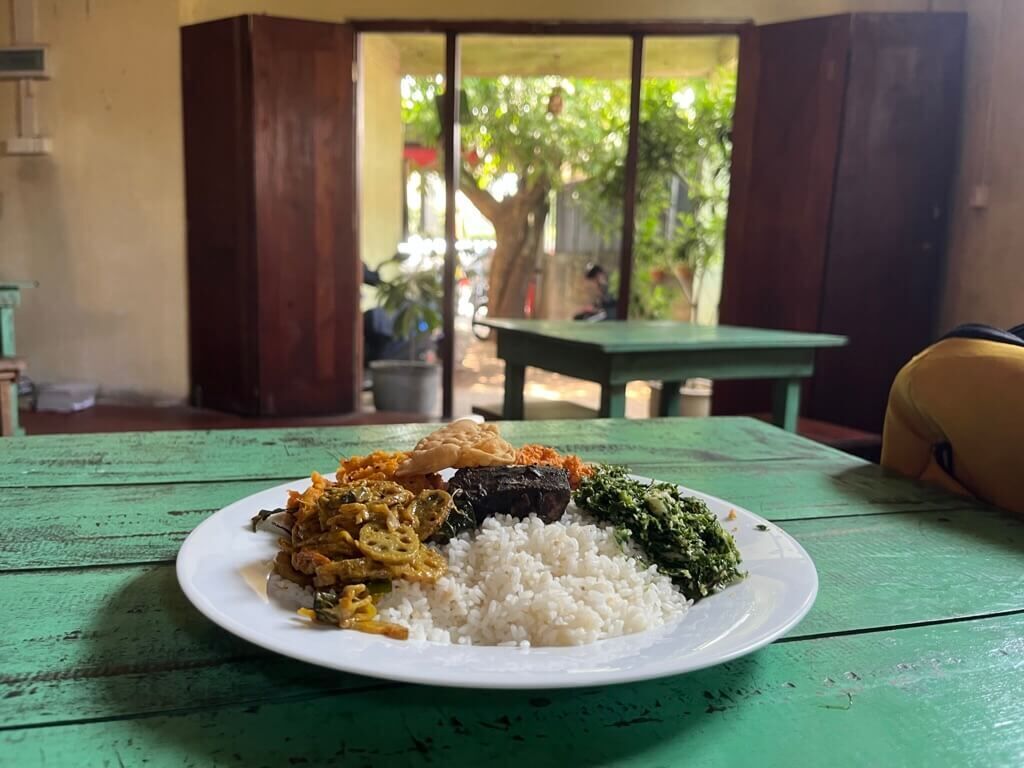 店内とフィッシュライス&amp;カリー Dehiwala（デヒワラ） Mount Lavinia（マウントラヴィニア）Rice and Curry（ライス&amp;カリー）Dehiwala（デヒワラ） Mount Lavinia（マウントラヴィニア）Rice and Curry（ライス&amp;カリー）