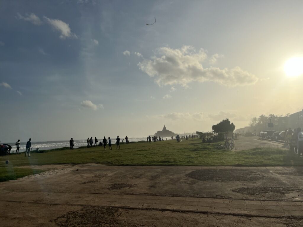 Matara 海沿いの広場 夕日