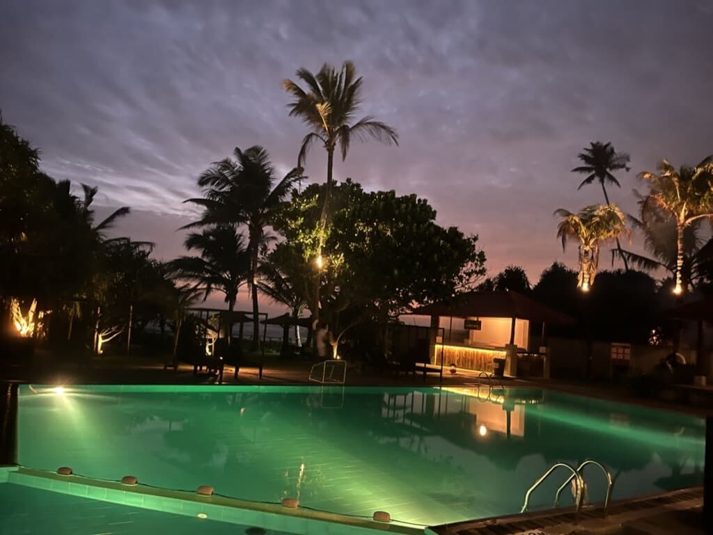 夜のプール Insight Resort Ahangama S&amp;S Other Certified アハンガマ