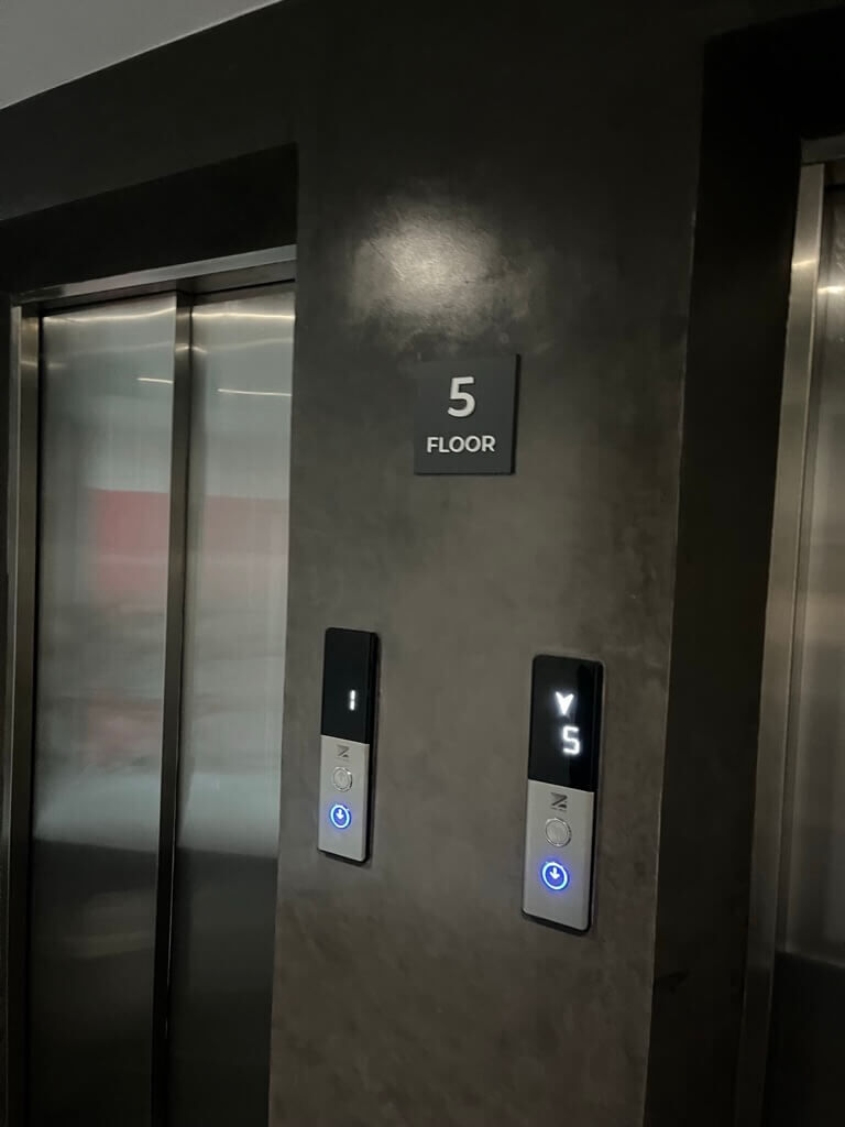 5F 客室 エレベーター Hotel MaRaDha Colombo（ホテルマラダコロンボ）