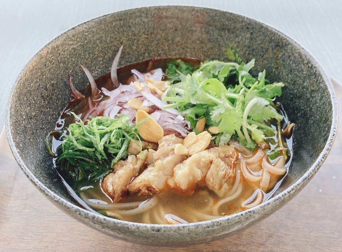 アオサギ食堂の酸辣フォー 温泉施設内のレストラン