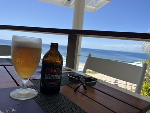 フィジー マラマラ島のレストランで飲んだFiji Bitter アップ