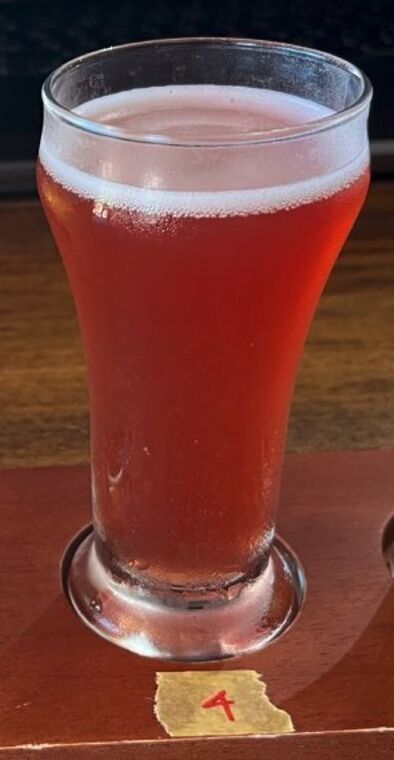 Hop Kotan Haskapの鮮やかな紅色