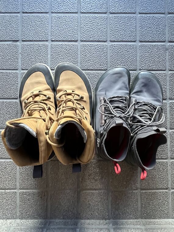 Vivobarefoot TRACKER WINTER SG と MAGNA LITE WR SG の並べ比較