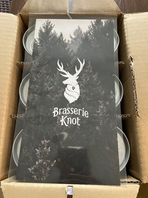 Brasserie Knotのふるさと納税返礼品 箱を開けた状態