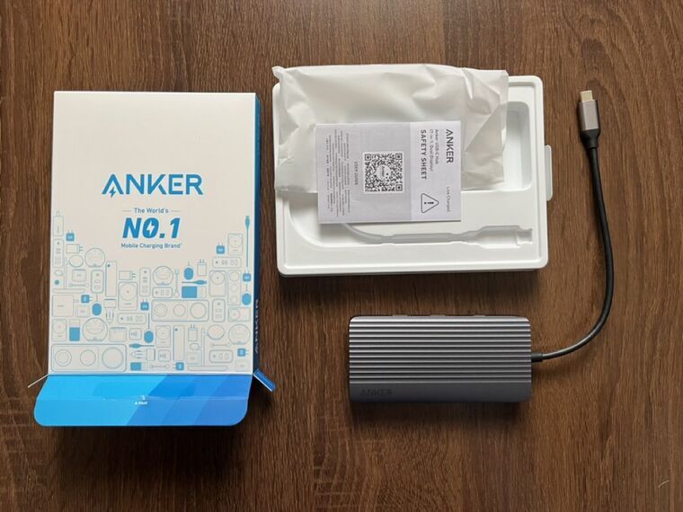 Anker USB-Cハブ 7-in-1 Dual Display 開封