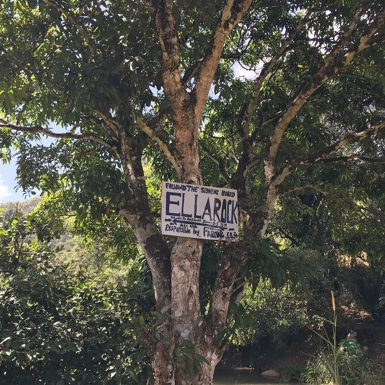 ELLA ROCKの手書き看板