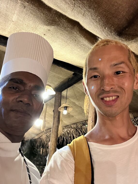 Francis Chefと筆者のツーショット（2023年7月）