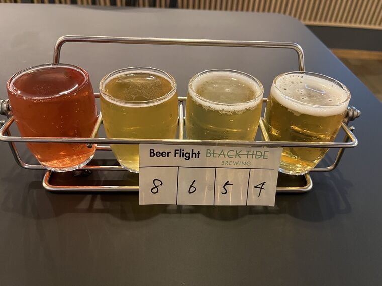 Black Tide Brewingのビアフライト4種 8番6番5番4番