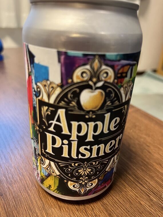 Sakura Brewery Apple Pilsnerの缶