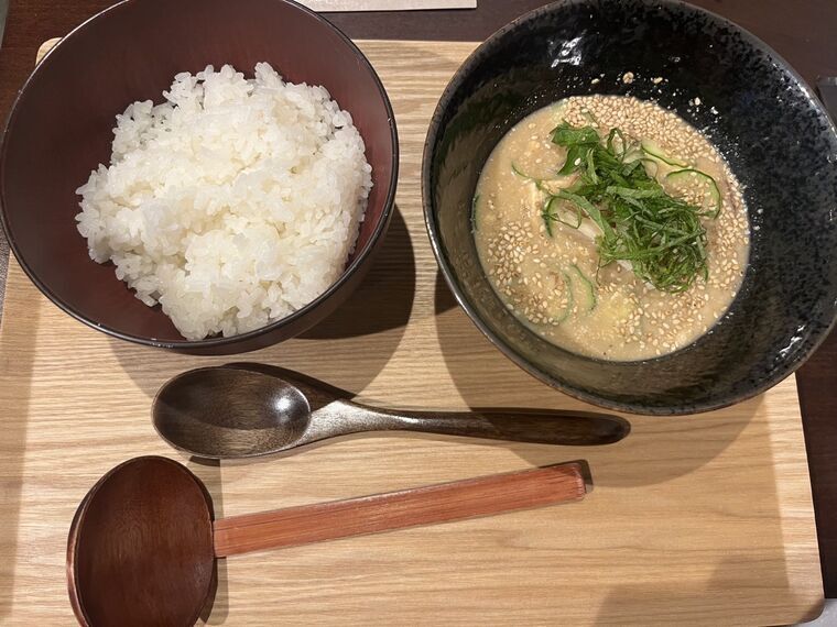 ひでじビールHAROWの締めの冷や汁と白ごはん