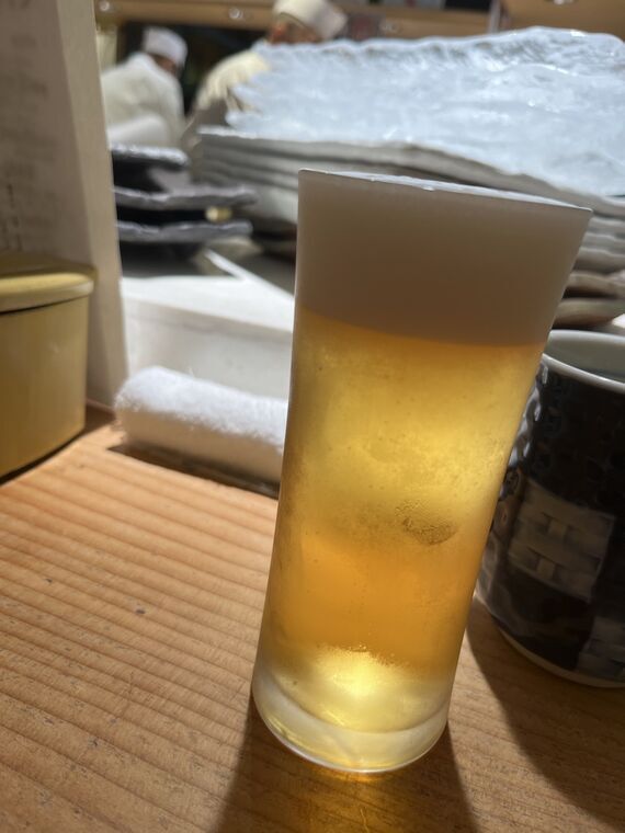 四季花まる時計台店で注文したサッポロクラシック樽生小の細口グラス