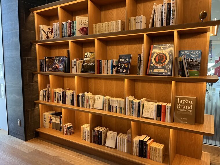 CAFE SKY LIBRARYの北海道関連本棚アップ