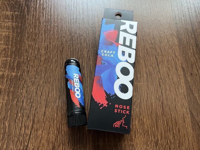REBOO クラフトコーラのスティック本体と外箱