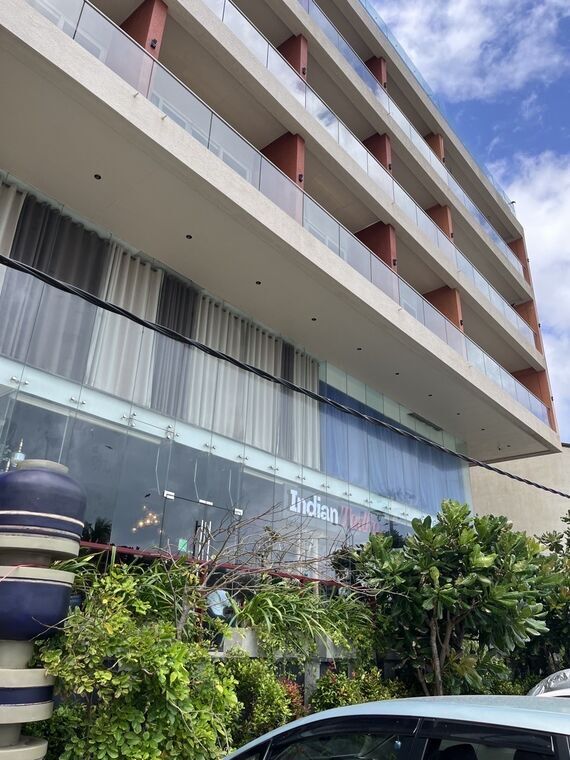 ゴールのインド料理店Indian Tadkaが入る建物の外観