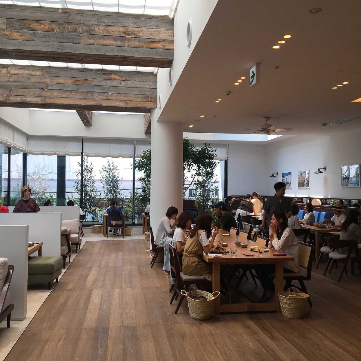 ロン ハーマン カフェ 神戸
