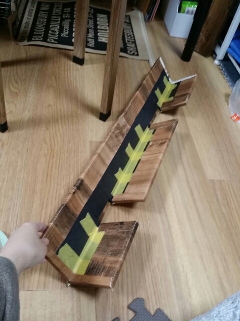 f:id:mai-19820911:20160222161130j:image セリアでカーテンレールカバーDIY
