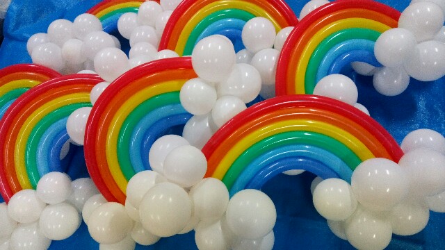 周年の装飾に虹のバルーンをお届けしました Mai S Balloon Diary
