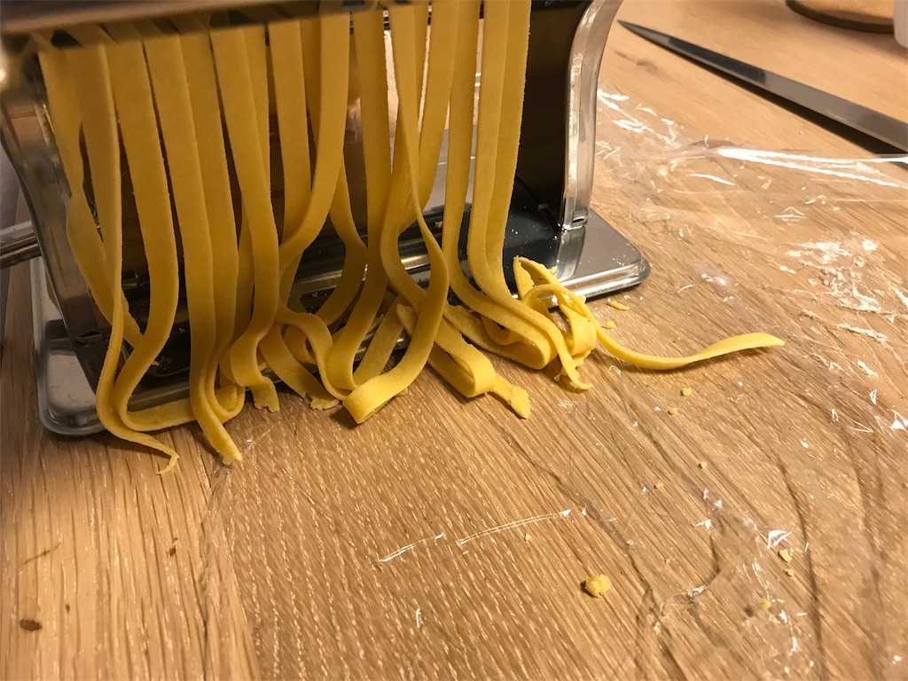 プロが伝授 絶対ハマる もちもち食感な 手打ち生パスタ の作り方 シェフガッキーの料理ブログ プロが伝授 絶対ハマる もちもち食感な 手打ち生パスタ の作り方 シェフガッキーの料理ブログ